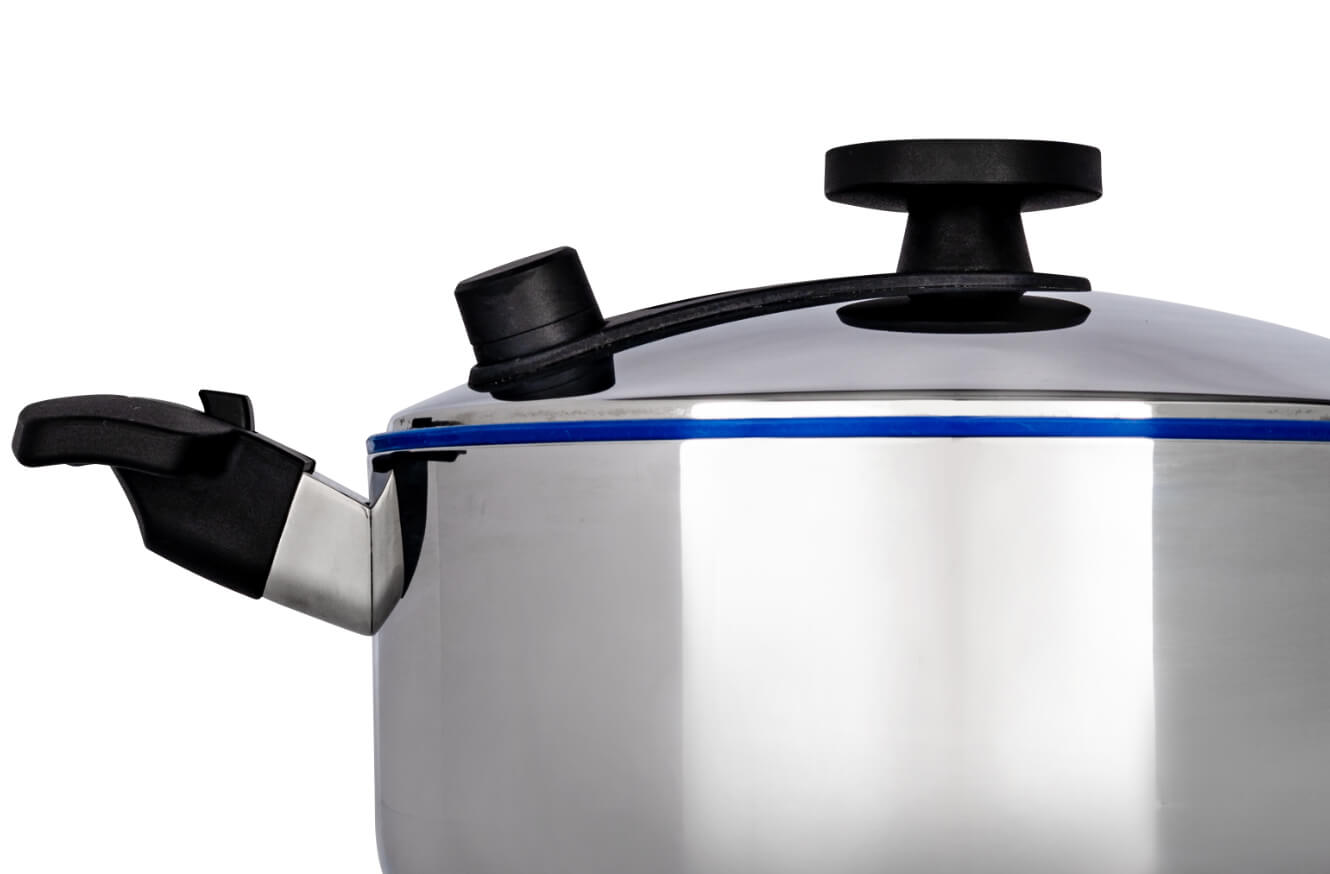 0820 Innove 6QT Dutch Oven W_Cover@2x